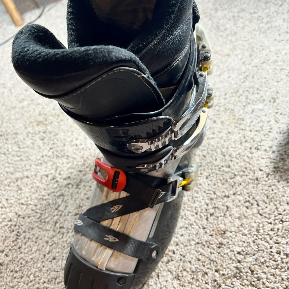 Lange SFT 100 Ski Boots Mondo Sz 28/28.5